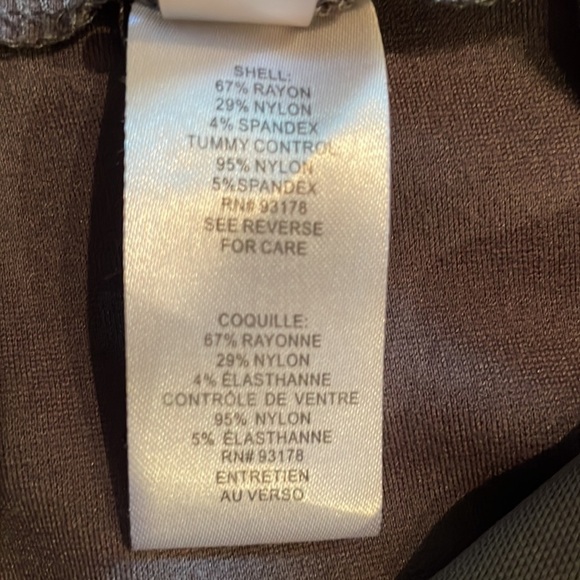 T Tahari Pull-On Pencil Skirt - Picture 7 of 8